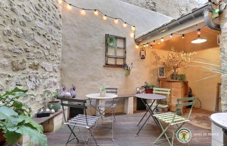 Gite de groupe n&deg;512 Tournon-sur-Rh&ocirc;ne - Ard&egrave;che - petit patio