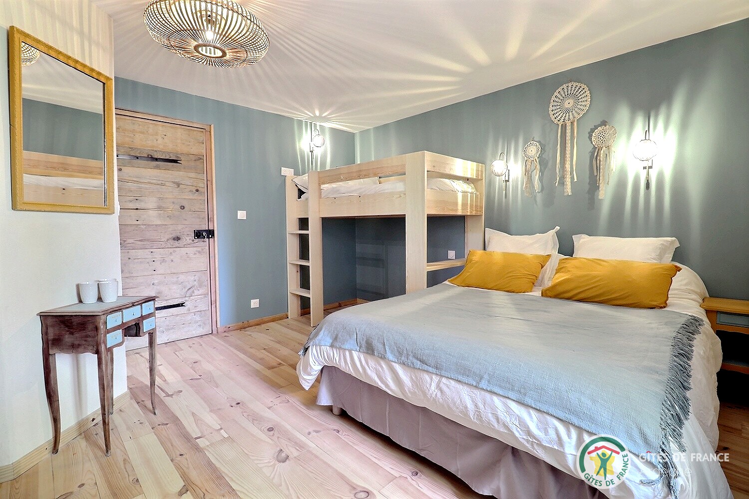 Chambre Côté Acacias pour 3 personnes avec lit en 160 et lit superposé en 90 photo 12