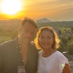 Nous sommes Nathalie et Jean-Fran&ccedil;ois. Lyonnais d'origine, nous avons entrepris une reconvertion dans l'&eacute;cocyclage pour Nathalie, et l'ol&eacute;iculture pour Jean-Fran&ccedil;ois.